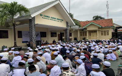 MENELADANI AKHLAK RASULULLAH SAW MELALUI PERINGATAN ISRA’ MI’RAJ DI SD ZAINUL HASAN GENGGONG