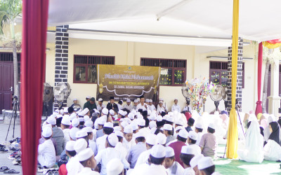 SANTRI SD ZAHA PERINGATI MAULID NABI MUHAMMAD SAW, MENINGKATKAN CINTA DAN RINDU KEPADA SANG BAGINDA
